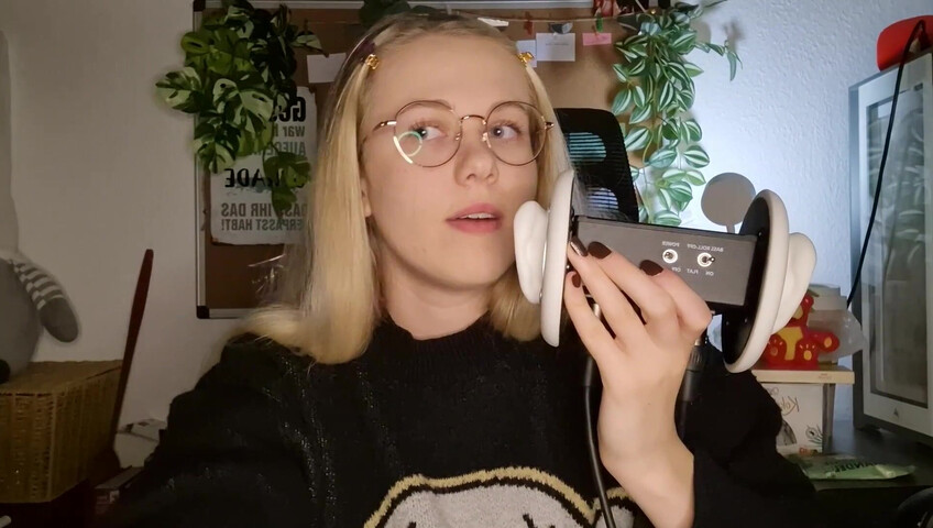 Lym's Cozy ASMR - [Exclusive] Side view ear eating & tongue fluttering (Patreon)
