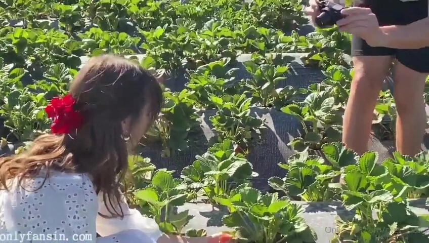 Riley Reid & Lana Rhoades - Showing Tits & Fingering