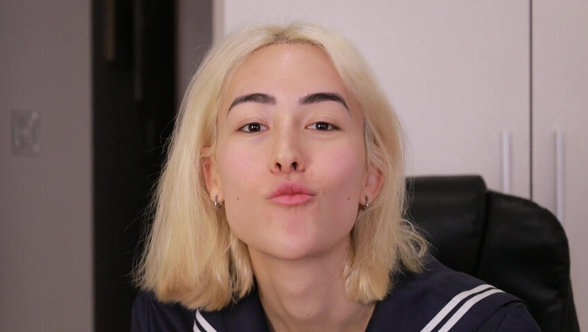 Laliwhite - Loving kisses from latina cutie