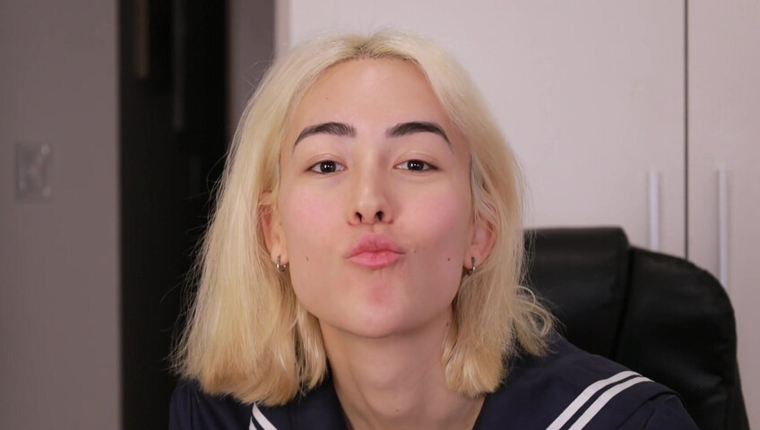 Laliwhite - Loving kisses from latina cutie