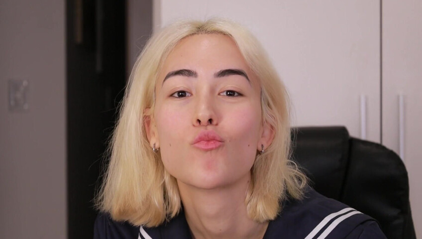 Laliwhite - Loving kisses from latina cutie