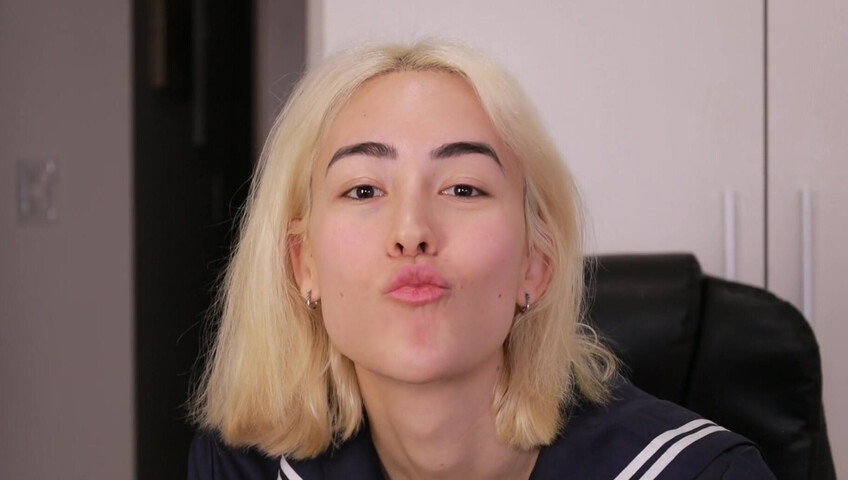 Laliwhite - Loving kisses from latina cutie