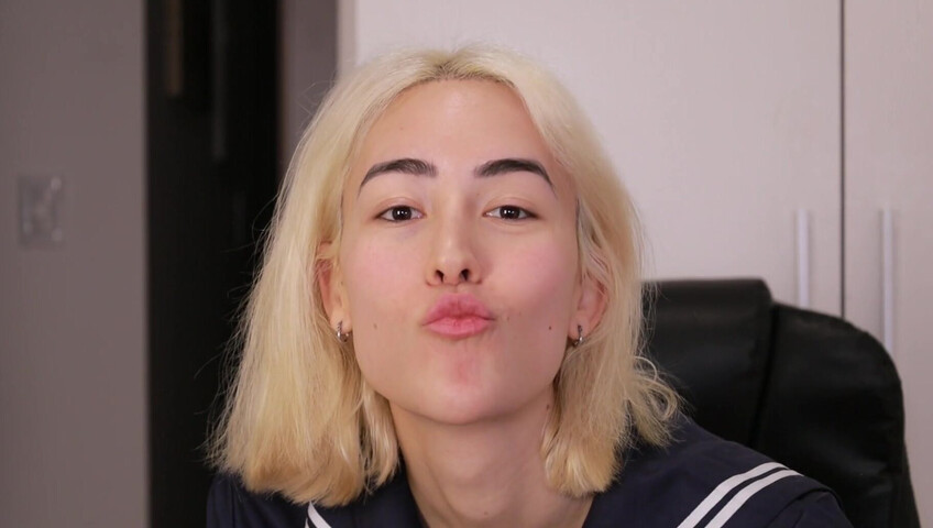 Laliwhite - Loving kisses from latina cutie