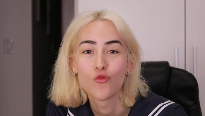 Laliwhite - Loving kisses from latina cutie