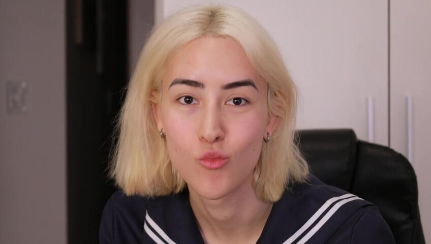 Laliwhite - Loving kisses from latina cutie