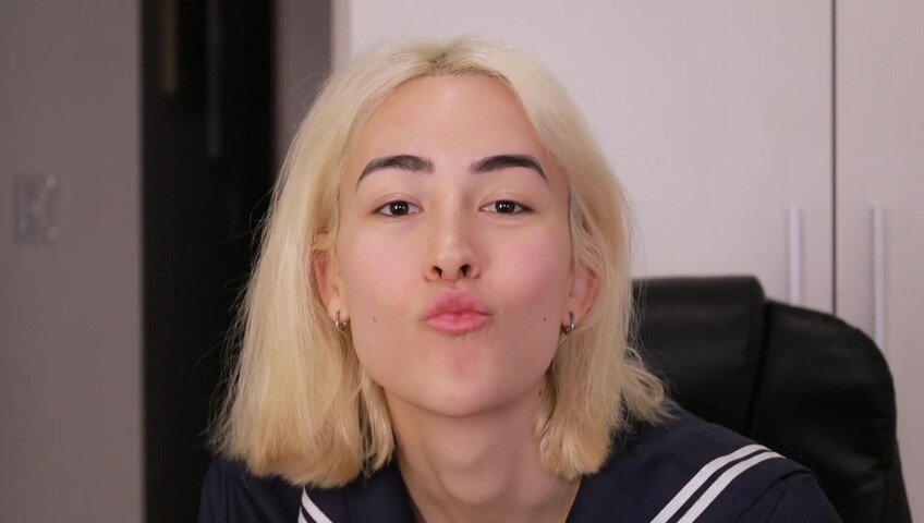 Laliwhite - Loving kisses from latina cutie