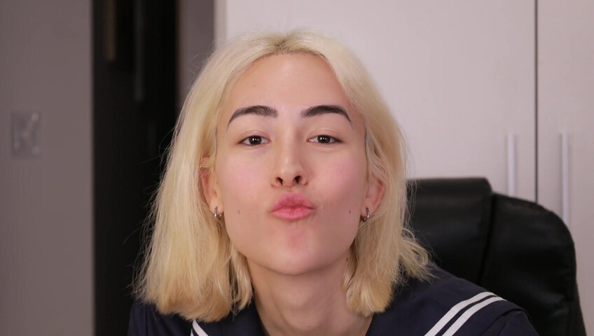 Laliwhite - Loving kisses from latina cutie