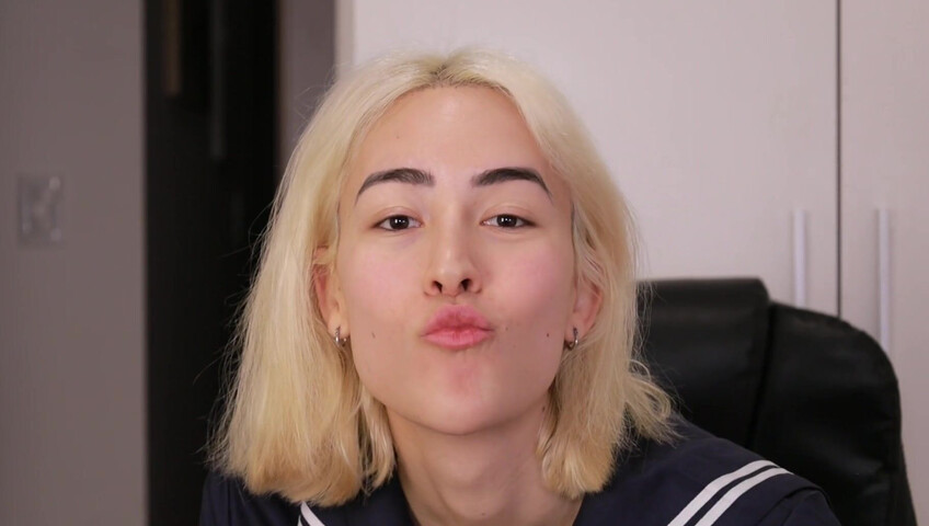 Laliwhite - Loving kisses from latina cutie