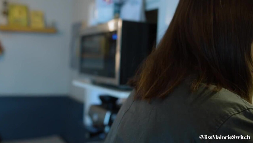 Miss Malorie Switch - StepMom's Holiday Dinner