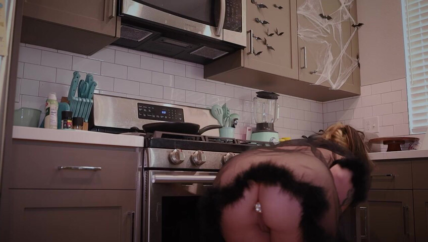 Jaybbgirl – Step-Mommy Mind Blown 2: Special Guests