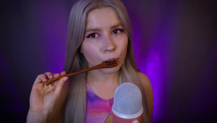Lerka ASMRka - Honey Spoon + Mouth Sounds = Insane Tingles