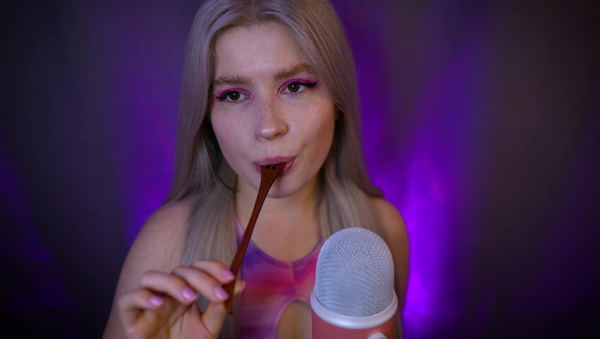 Lerka ASMRka - Honey Spoon + Mouth Sounds = Insane Tingles