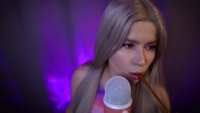 Lerka ASMRka - Honey Spoon + Mouth Sounds = Insane Tingles