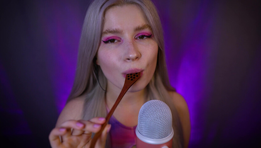Lerka ASMRka - Honey Spoon + Mouth Sounds = Insane Tingles