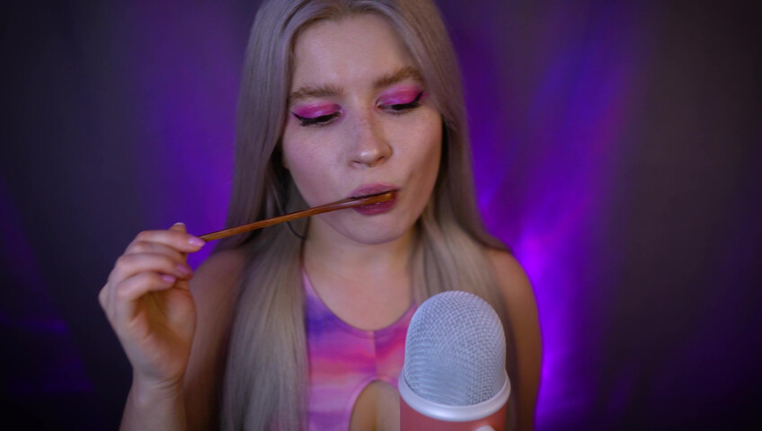 Lerka ASMRka - Honey Spoon + Mouth Sounds = Insane Tingles