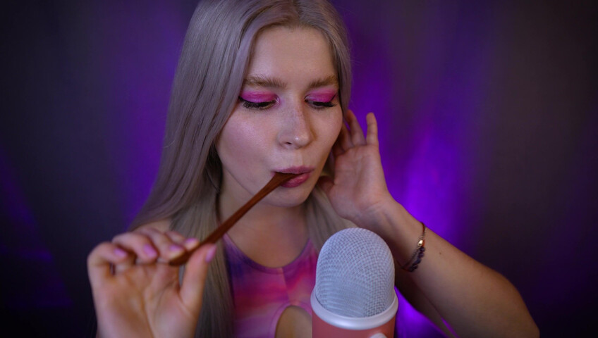 Lerka ASMRka - Honey Spoon + Mouth Sounds = Insane Tingles