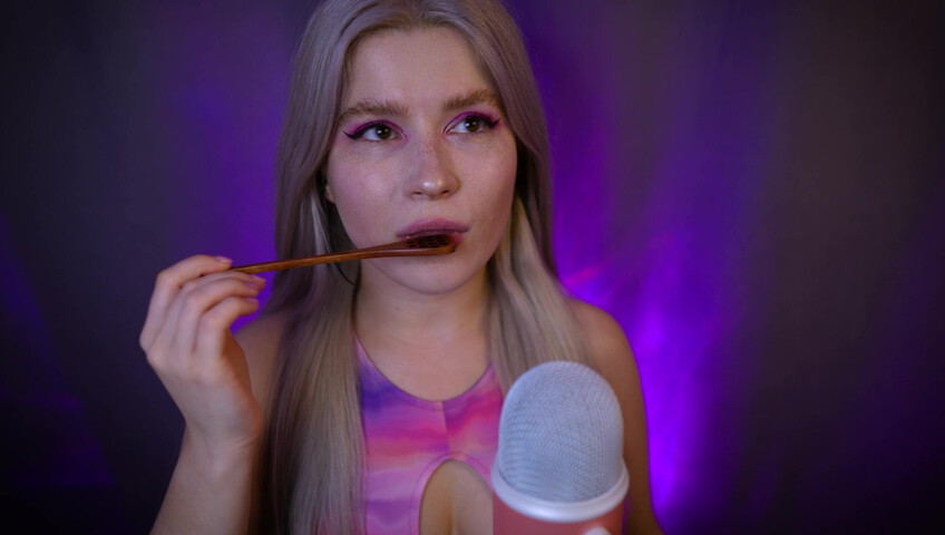 Lerka ASMRka - Honey Spoon + Mouth Sounds = Insane Tingles