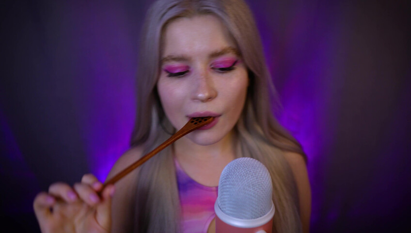Lerka ASMRka - Honey Spoon + Mouth Sounds = Insane Tingles