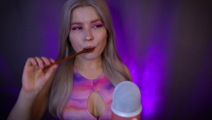 Lerka ASMRka - Honey Spoon + Mouth Sounds = Insane Tingles