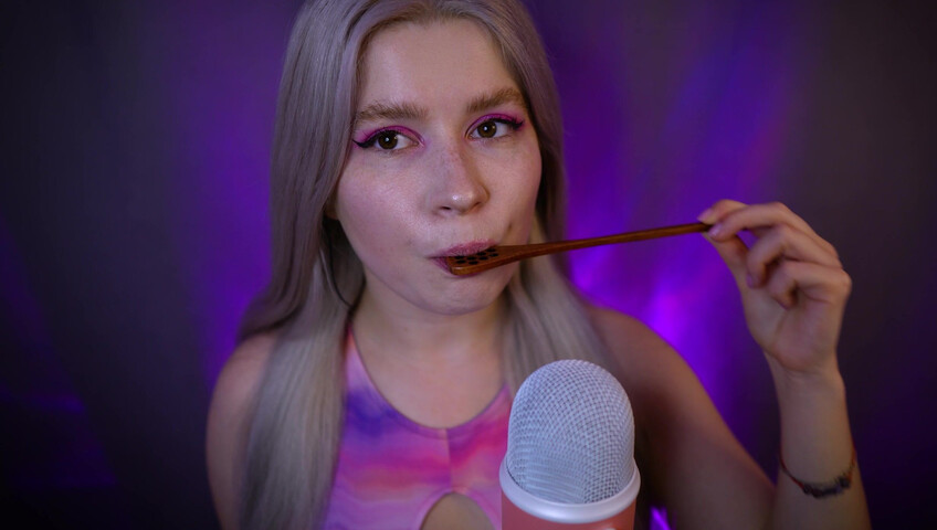 Lerka ASMRka - Honey Spoon + Mouth Sounds = Insane Tingles