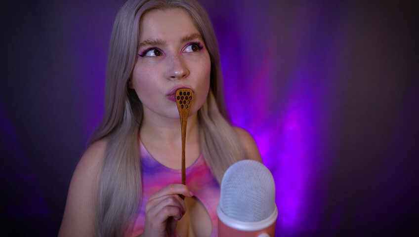 Lerka ASMRka - Honey Spoon + Mouth Sounds = Insane Tingles