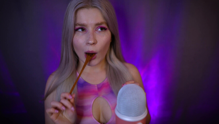 Lerka ASMRka - Honey Spoon + Mouth Sounds = Insane Tingles