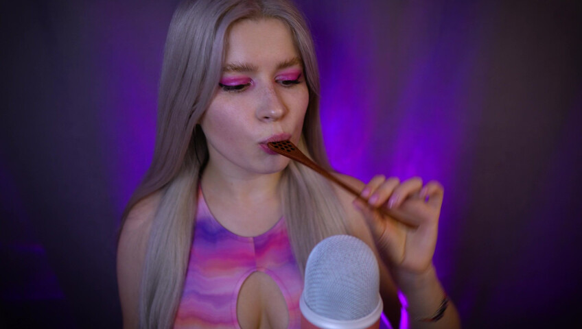 Lerka ASMRka - Honey Spoon + Mouth Sounds = Insane Tingles
