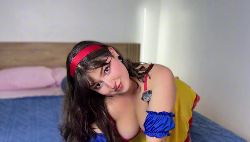 Iva Berg - ASMR HandJob by Snow White