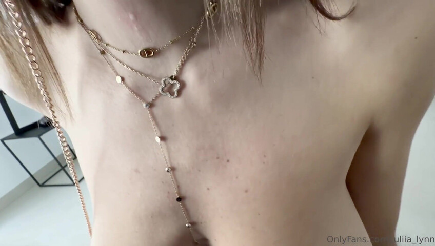 Julia Lynn - Christmas SexTape