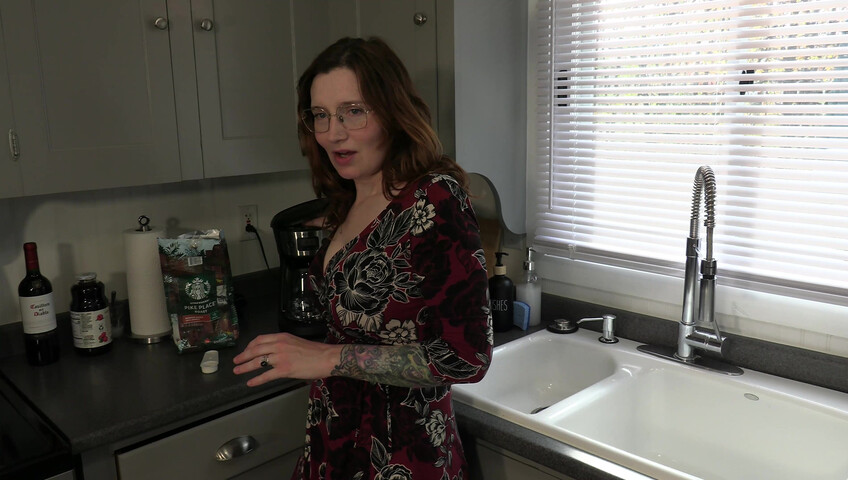 Bettie Bondage - Seducing Your Friend's MILF