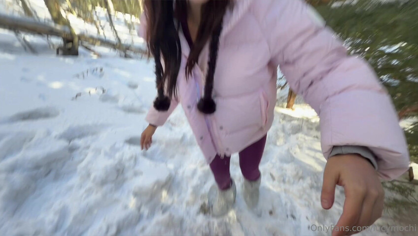 Asianmochi - B/G In The Snow