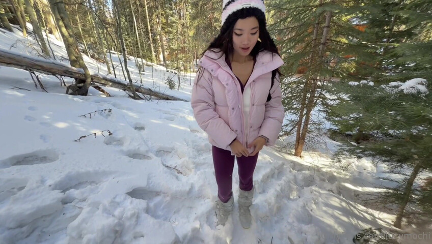 Asianmochi - B/G In The Snow