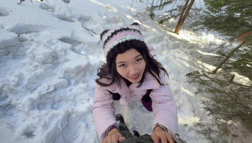 Asianmochi - B/G In The Snow