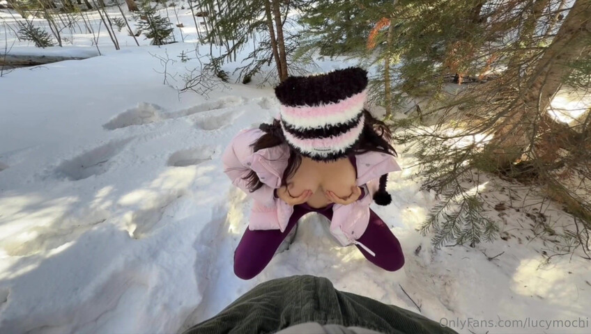 Asianmochi - B/G In The Snow