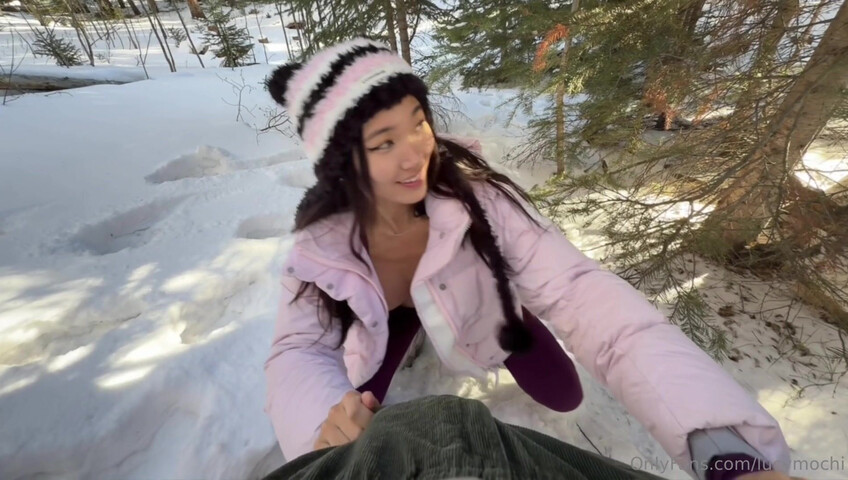 Asianmochi - B/G In The Snow