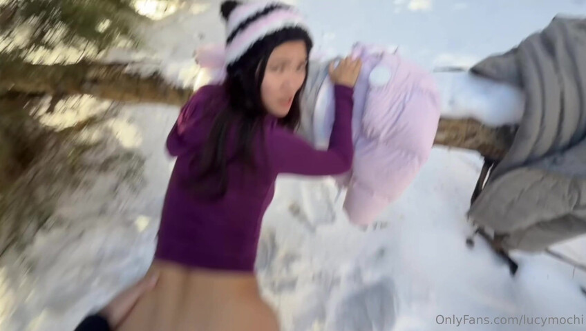 Asianmochi - B/G In The Snow