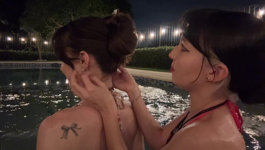 Beebee ASMR - 24 January 2026 - Hot Tub 2 Girls Patreon