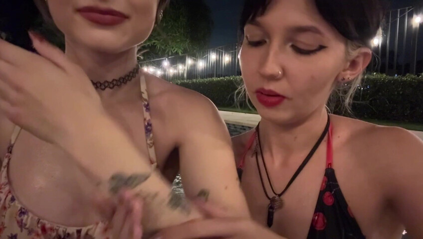 Beebee ASMR - 24 January 2026 - Hot Tub 2 Girls Patreon