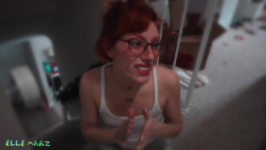 Elle Marz - PeePee comparison w bbsitter