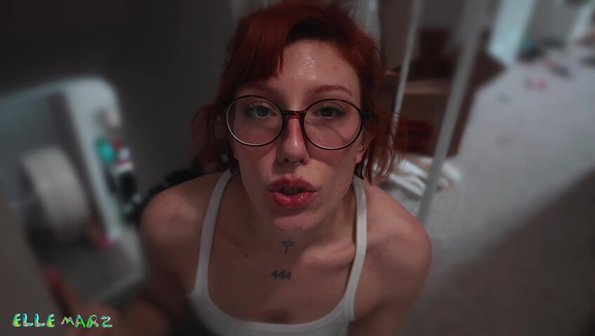 Elle Marz - PeePee comparison w bbsitter