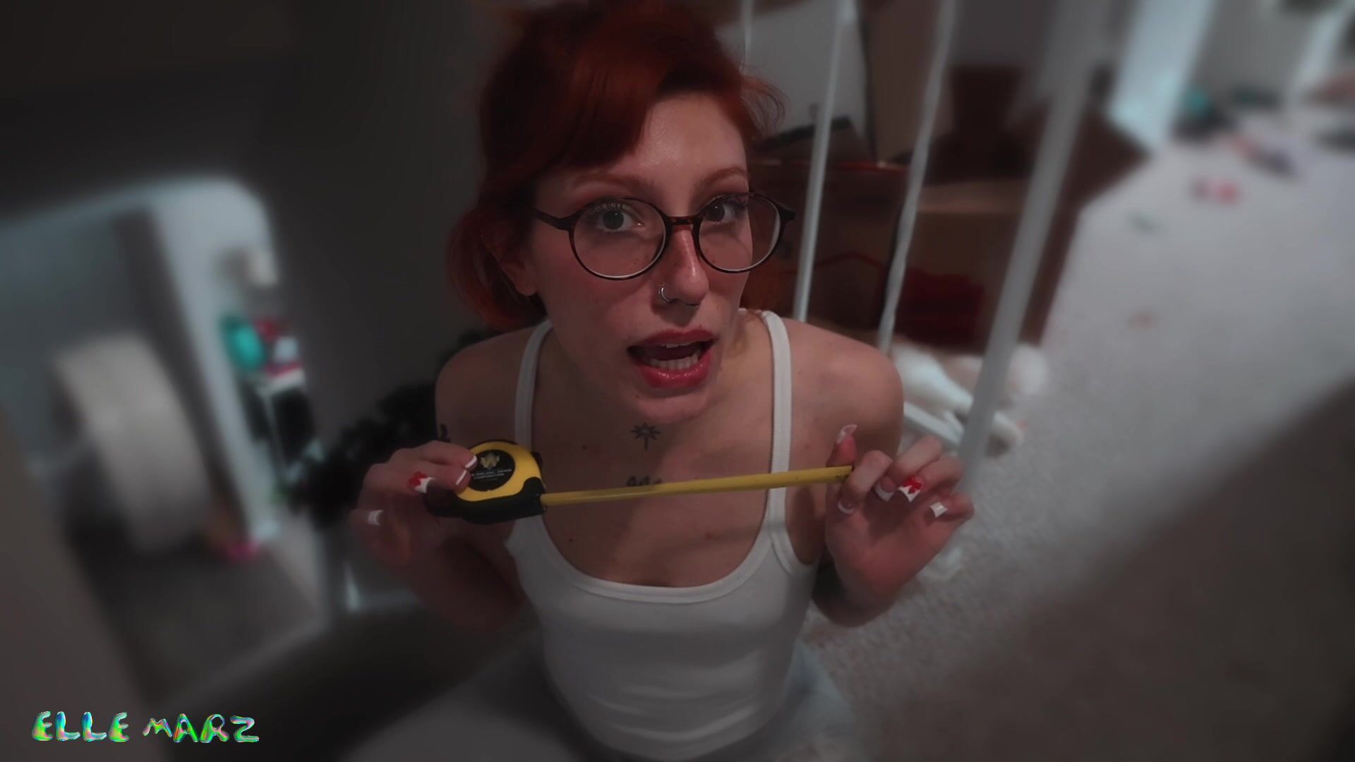 Elle Marz - PeePee comparison w bbsitter