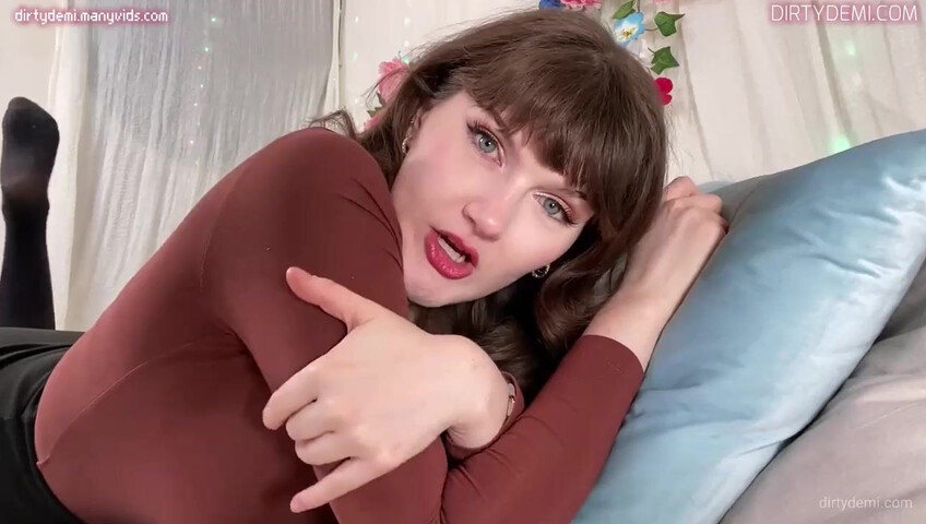 Dirty Demi – Flatmate Discovered Your Tight Clothing Fetish