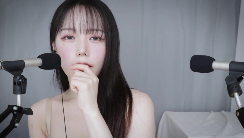 Jamonghae ASMR - 26 January 2026 - ASMR Spit Painting |  스핏 페인팅