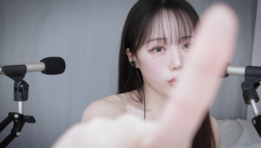 Jamonghae ASMR - 26 January 2026 - ASMR Spit Painting |  스핏 페인팅