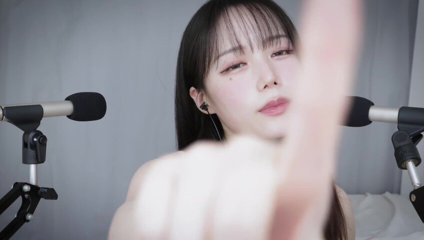 Jamonghae ASMR - 26 January 2026 - ASMR Spit Painting |  스핏 페인팅