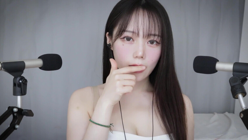 Jamonghae ASMR - 26 January 2026 - ASMR Spit Painting |  스핏 페인팅