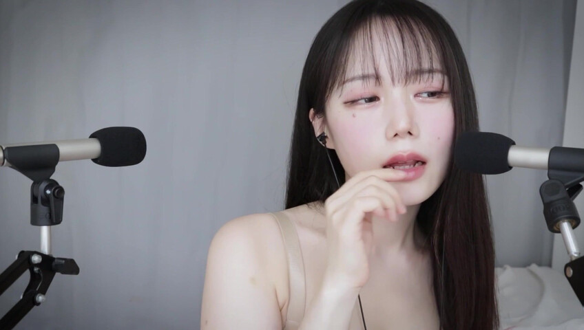Jamonghae ASMR - 26 January 2026 - ASMR Spit Painting |  스핏 페인팅