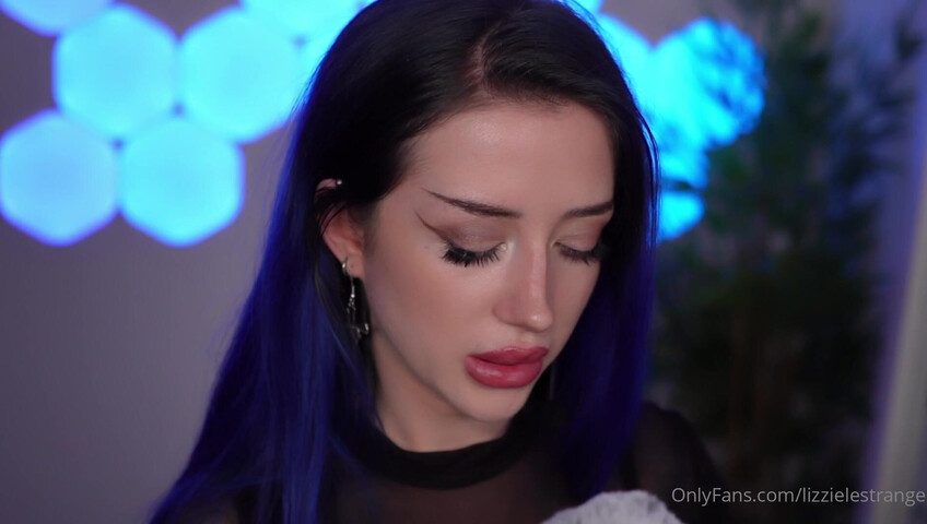 LizzieLestrange - ASMR Vampire Roleplay