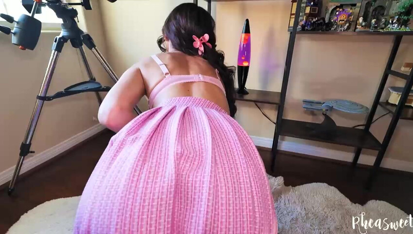 RheaSweet – The Nanny