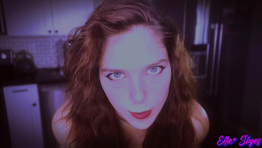 Ellie Skyes – Mommy in Your Wet Dreams